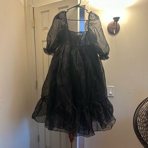 Selkie Black Swiss Dot French Puff